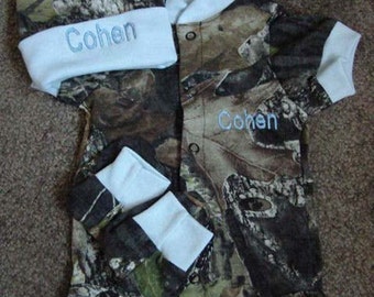 Mossy Oak Camo Camouflage 3PC Baby Infant Newborn Hunting Set Personalized Boys Blue trim Coming home outfit Embroidered