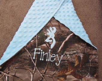 Personalized Baby Toddler Mossy Oak or Realtree Camo Camouflage Hunting Blanket Deerhead 36 X 48 Minky Backing crib size Boy Girl