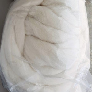 1 Pound Natural Color Corriedale Cross Roving image 1