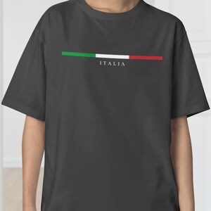 Italia T-shirt, Unisex Minimalist Italy Flag Top, Italiano Flag Gift, Italy Lover Top, Italy Trip Shirt, Europe Trip Shirt, Italy Fan Tee