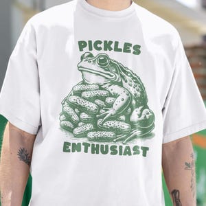 Pickle Enthusiast Vintage Grafik T-Shirt, lustiges Frosch Shirt, Retro Pickle Liebhaber Shirt, seltsames Shirt, lustiges Gag Shirt, gewaschenes Y2k Silly Shirt