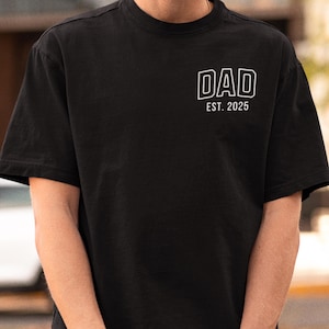 T-shirt personnalisé papa Est 2025, chemise papa personnalisée, papa personnalisée, faire-part de grossesse pour papa, cadeau pour papa, chemise fête des pères, chemise papa