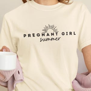 Koszulka letnia dla ciężarnej dziewczyny, koszulka dla przyszłej mamy, ogłoszenie o narodzinach dziecka, ujawnienie ciąży, prezent na baby shower, zabawny prezent dla nowej mamy, koszulka dla ciężarnej mamy