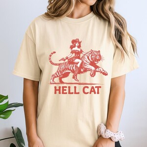 Vintage Cowgirl Höllenkatzen-Hemd, Retro Cowgirl-Western Hemd, ästhetisches T-Shirt, Tiger Hemd, trendiges Hemd, Vintage 90er Jahre Hemd, beunruhigtes Hemd