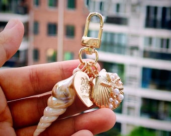 Sleutelhanger met zeemeerminhanger | Gouden schelpsleutelhanger | Stardew Valley-sleutelhanger | Creatieve en leuke tashangers | Cadeaus voor gamefans |