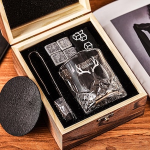 Ensemble de verres à whisky personnalisés avec boîte en bois, ensemble de pierres à whisky, cadeau de garçons d'honneur, cadeau d'homme d'honneur, cadeau de fête des pères, cadeaux de whisky pour lui papa