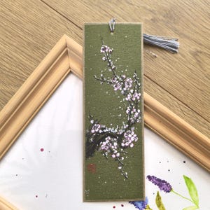 Hand-Painted Plum Blossom Bookmark: Chinese Art Gift