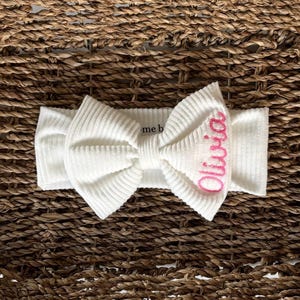 Personalized Baby Bow Headband for Baby girl, newborn photoshoot, coming home outfit, embroidered baby girl, monogrammed baby, custom bow