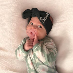 Custom Knot Bow, top knot headband, baby headband, knot bow, Personalized baby gift, baby girl gift, newborn baby gift, toddler girl gift
