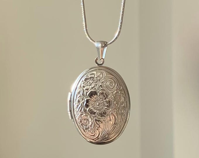 silver oval locket necklace, vintage style photo locket necklace, statement jewelry, long chain necklace, waterproof antitarnish unisex gift