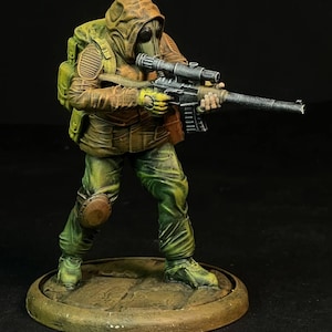 STALKER Bandit Resin Figurine: Hand-Painted Post-Apocalyptic Statue