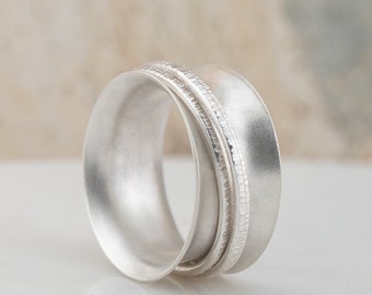 Sterling silver meditation, adhd spinner ring with three inner bands, Size 7.5 Ready to ship