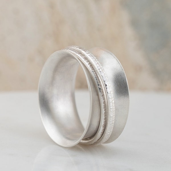 Sterling silver meditation, adhd spinner ring with three inner bands, Size 7.5 Ready to ship