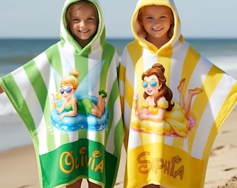 Toalla con capucha personalizada de Campanilla y Bella, toalla personalizada de princesa Disney, toalla con capucha de estilo preppy, regalo de verano con estampado de rayas