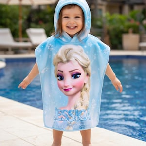 Toalla con capucha personalizada de Frozen Elsa, toalla infantil personalizada de Disney Elsa, pareo de playa personalizado para niños pequeños, regalo de verano de princesa Disney imagen 1