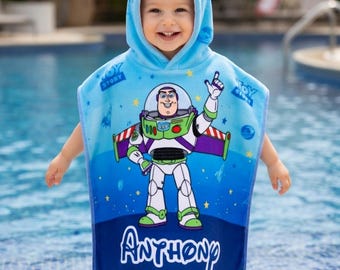 Toalla con capucha personalizada de Buzz Lightyear de Toy Story, toalla infantil personalizada de Buzz Lightyear de Disney, pareo de playa personalizado para niños pequeños, regalo de Disney para niño
