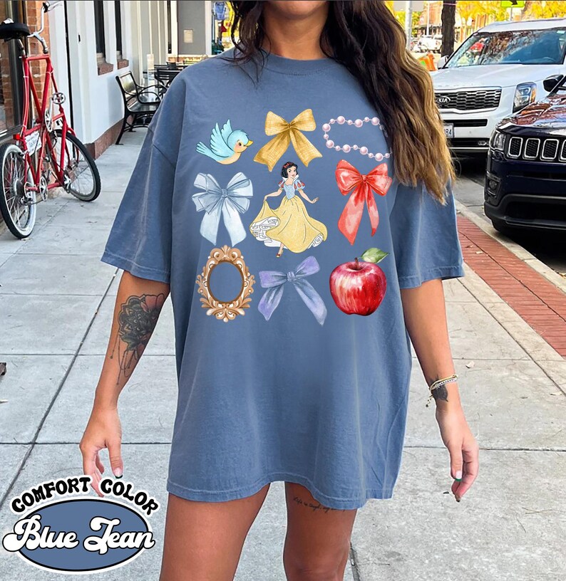 Disney Schneewittchen Coquette Shirt, Prinzessin Coquette T-Shirt, Schneewittchen Prinzessin Shirt, Disney Prinzessinnen Trip Shirt, Prinzen Geburtstag Shirt Bild 3
