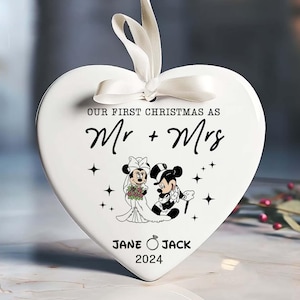 Disney Mr und Mrs Weihnachtsschmuck, Mickey Minnie Weihnachtsschmuck, Disney Paar Hochzeitsgeschenk, frisch verheiratet Geschenk, Disney Reise Andenken