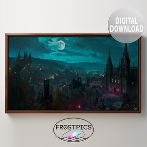 Può includere: Un dipinto digitale di una città oscura e gotica di notte. La città è illuminata da una luna piena e lampioni. Ci sono edifici alti con tetti appuntiti e finestre. La città è circondata da alberi e colline.