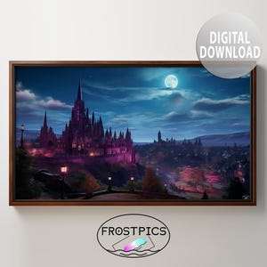 Può includere: Un dipinto digitale di un grande castello scuro con una luna piena nel cielo. Il castello è illuminato da luci viola e rosa, e in primo piano ci sono alberi e cespugli.