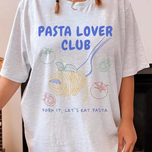 Pasta Lover Club Shirt, Pasta Tomato Girl Summer T-shirt Retro Pasta Womens Shirt Eat Pasta Foodie Carb Lover Aesthetic Italian Food Tee
