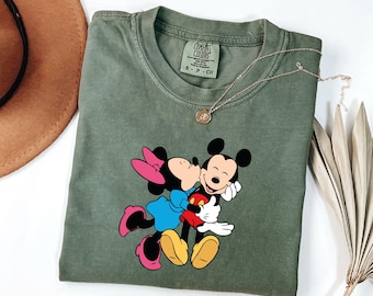 Comfort Colors®Disney Classic Minnie Mickey Mouse Kiss Tshirt, Minnie Tshirt, Mickey Tshirt, Disneyland Holiday Vacation Shirt, Disney Retro