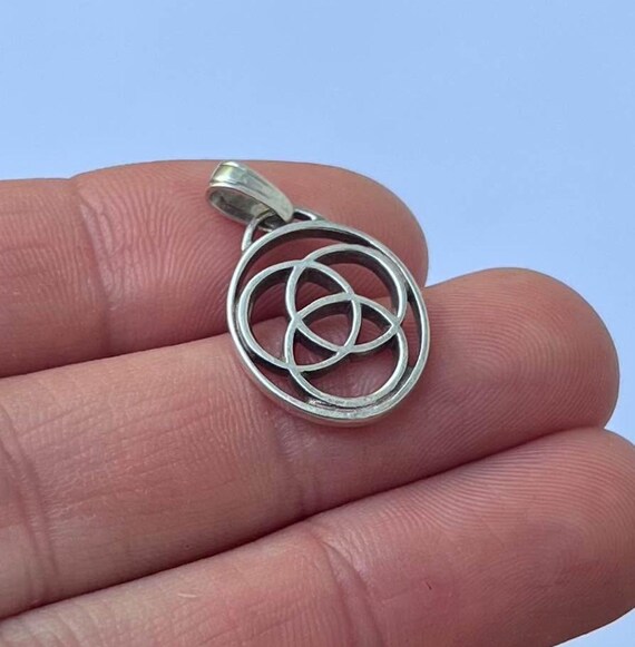 925 Sterling Irish Celtic Trinity Knot Pendant Silver - Gem