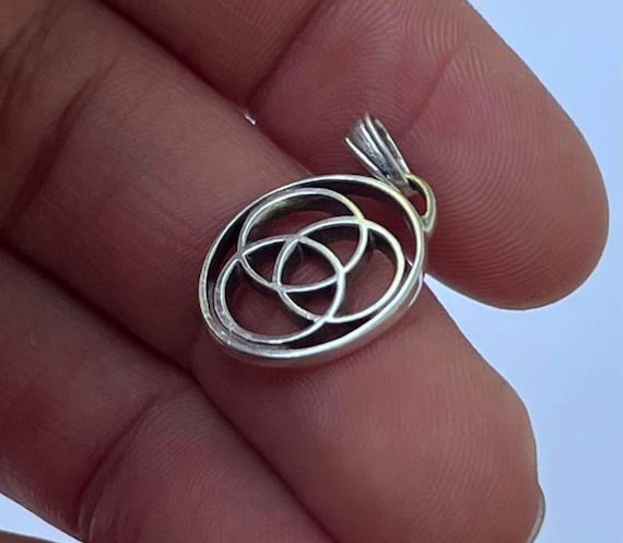925 Sterling Irish Celtic Trinity Knot Pendant Silver - Gem