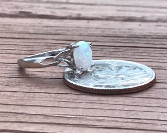 Gorgeous 925 White Opal Sterling Silver Dainty / Petite Ring Size 7