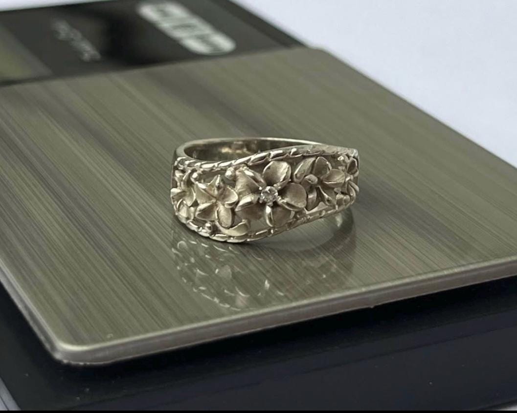 925 Flower Cluster Ring Sterling Silver Sz 7.8 ( 18mm )