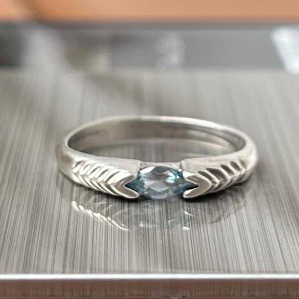 925 S7 Blue Topaz Stone Vintage Sterling Silver Thin Band Ring