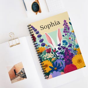 Cuaderno espiral floral personalizado: un bonito regalo para niños, para la vuelta al cole, con diseño de conejito, línea rayada, regalo de Pascua.