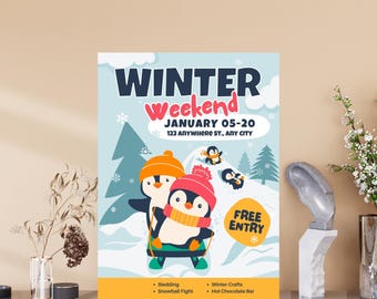 Könnte beinhalten: Ein farbenfrohes Plakat, das ein Winter-Wochenende mit Schlitten fahrenden Pinguinen bewirbt. Die Veranstaltung ist kostenlos und findet vom 05. bis 20. Januar in der 123 Anywhere St., Any City statt. Zu den Aktivitäten gehören Schlittenfahren, Schneeballschlachten, Winterbasteln und eine heiße Schokoladenbar.