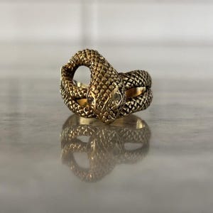Vintage 14K Yellow Gold Snake Ring with Diamond Eyes – Timeless Design