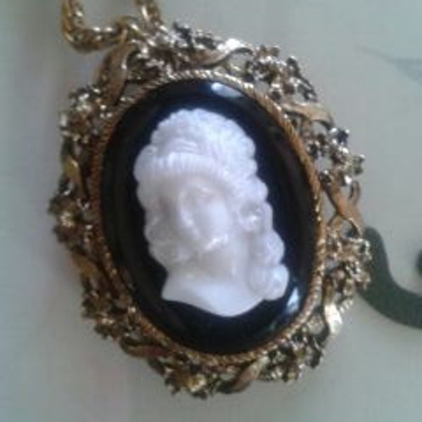 Sweet Black & White Cameo Pendant Necklace