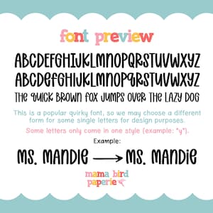 K&ouml;nnte beinhalten: Eine Schriftartvorschau mit dem Alphabet in Gro&szlig;- und Kleinbuchstaben sowie dem Satz &bdquo;The quick brown fox jumps over the lazy dog&ldquo;. Der Text ist in einem skurrilen Stil gehalten, mit einem Beispiel f&uuml;r Buchstabenvariationen.