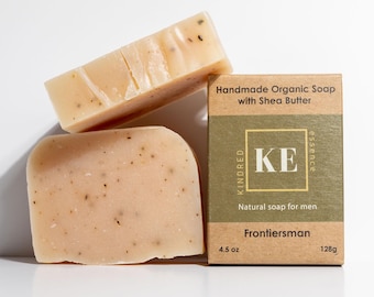 Frontiersman Exfoliating Men's Soap Bar mit feuchtigkeitsreicher Sheabutter und ätherischen Ölen