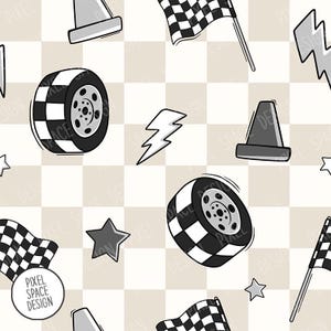 Può includere: Design a ripetizione senza cuciture con motivo a scacchi bianco e nero con illustrazioni di pneumatici, fulmini, stelle e bandiere a scacchi. Lo sfondo è di colore beige chiaro con un motivo a scacchi bianchi.
