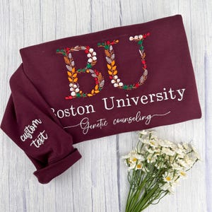 Sudadera bordada personalizada con letras florales, sudadera con cuello redondo para la universidad, la escuela secundaria, regalo de graduación para un amigo