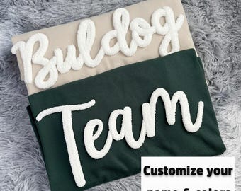 Kundenspezifische Chenille GARN BESTICKT Chenille Spieltag Fuzzy Brief, Team Spirit Shirt, Fußball Mütter, Chenille Patch Sport Team Sweatshirt