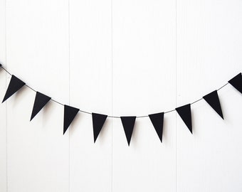 Black Mini Bunting / Black Triangle Flag Garland / Nusery Decor / Photo Prop / Party Decor / Bunting / Halloween / Holiday Decor