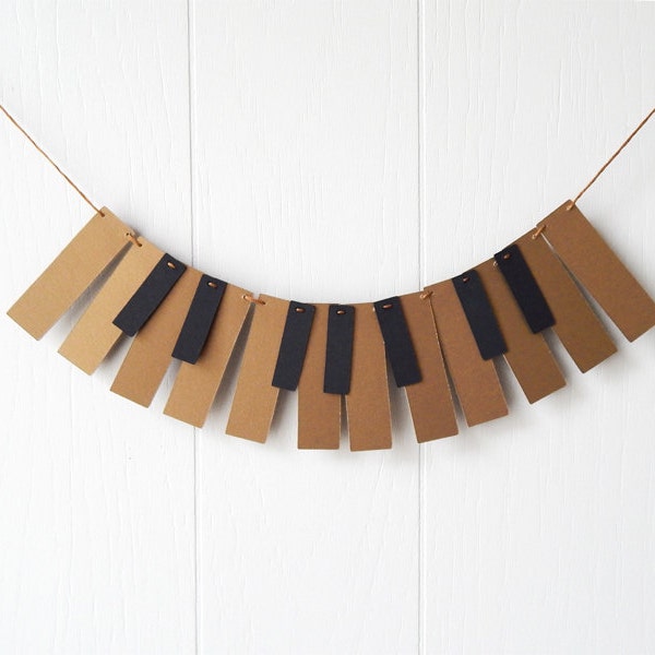 Golden Mini Piano Garland / Music Garland / Mini Music Bunting / Ornament / Keyboard Bunting / Photo Prop