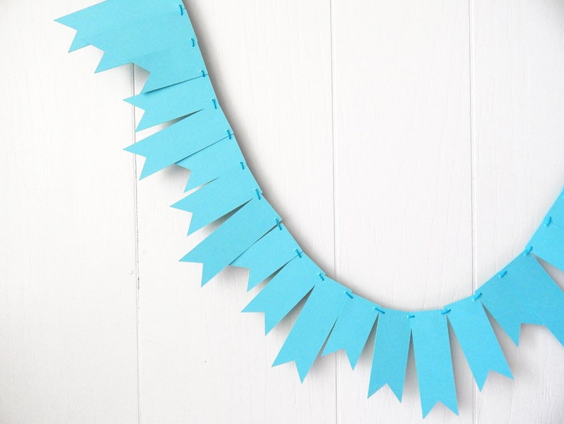 Aqua Blue Garland / Bright Blue Bunting / Blue Wedding Decor / Blue Fringe Garland / Blue Decor / Aqua Blue Photo Prop Bild 1