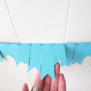 Aqua Blue Garland / Bright Blue Bunting / Blue Wedding Decor / Blue Fringe Garland / Blue Decor / Aqua Blue Photo Prop Bild 4