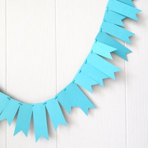 Aqua Blue Garland / Bright Blue Bunting / Blue Wedding Decor / Blue Fringe Garland / Blue Decor / Aqua Blue Photo Prop Bild 3