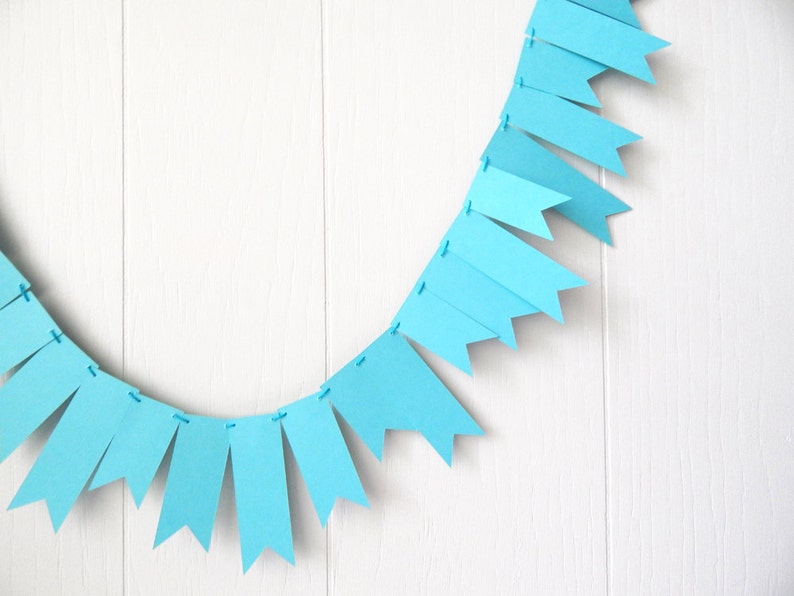 Aqua Blue Garland / Bright Blue Bunting / Blue Wedding Decor / Blue Fringe Garland / Blue Decor / Aqua Blue Photo Prop Bild 3