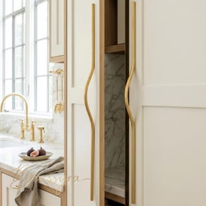 Solid Brass Wavy Cabinet Handle | Modern Wardrobe Pull