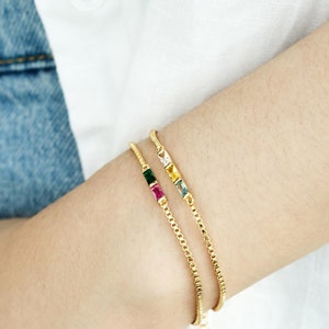 Bracelet personnalisé avec plusieurs pierres de naissance baguette, bracelet délicat en or avec pierres de naissance, cadeau d'anniversaire pour elle, cadeau d'anniversaire, cadeau pour maman