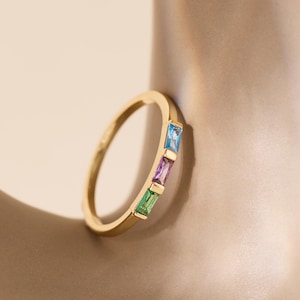 Bague de naissance personnalisée, bague en or à superposer, cadeau pour couple, bijoux délicats pour maman, bague personnalisée pour elle, bague colorée, cadeau d'anniversaire de maman