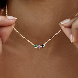 Collier de pierres de naissance personnalisé, Collier de pierres de naissance multiples quotidiens, Cadeau d&#39;anniversaire de famille pour la famille, Cadeaux de grand-mère, Cadeau d&#39;anniversaire pour elle
